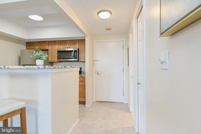 Building Photo - 5505 Seminary Rd