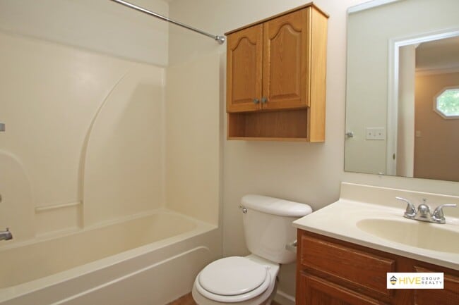Building Photo - 760 Camelot Ln