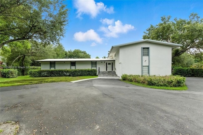 Building Photo - 9811 SW 96th St