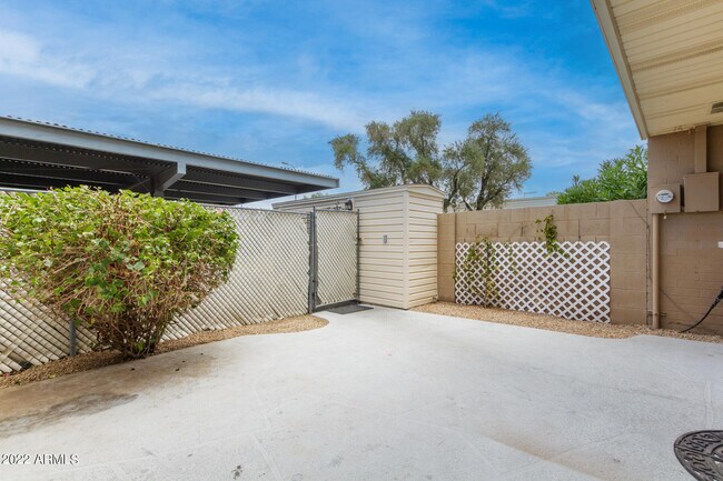 Building Photo - 8482 E Chaparral Rd