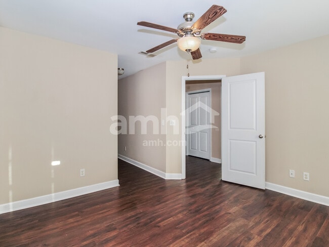 Building Photo - 28 Thornbury Dr