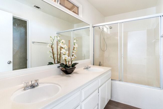 Building Photo - 12579 Santa Fe Trail