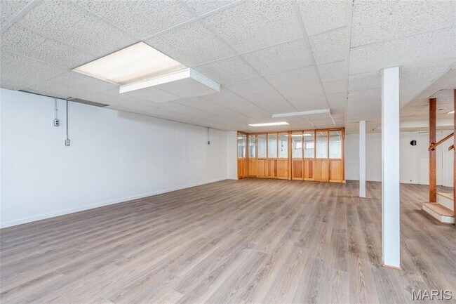 Building Photo - 9715 Grantview Dr