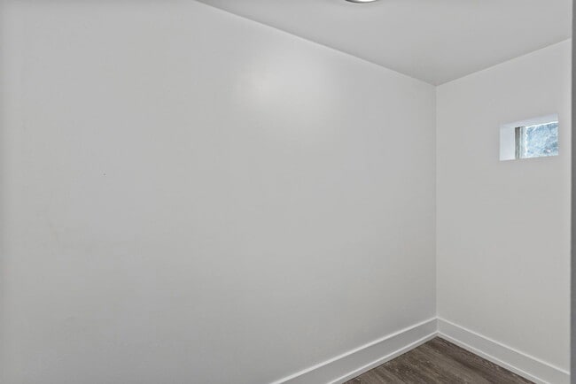 Building Photo - 5542 W 64th St