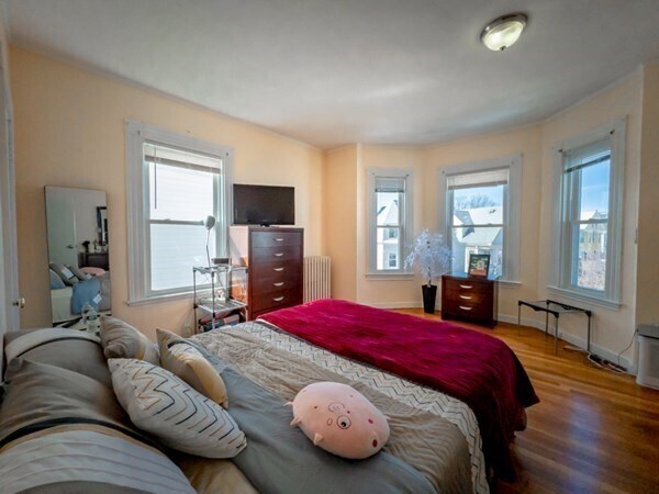 Building Photo - 18 Egleston St