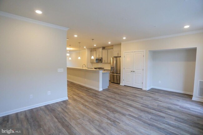 Building Photo - 45132 Kincora Dr