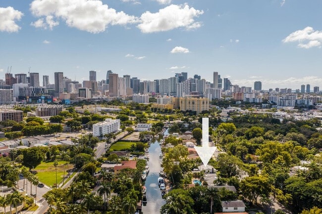 Building Photo - 901 NW 7th Street Rd