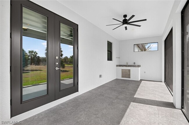 Building Photo - 2326 6th Ave SE