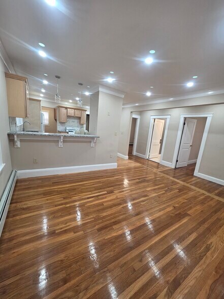 Building Photo - 14 Vera St