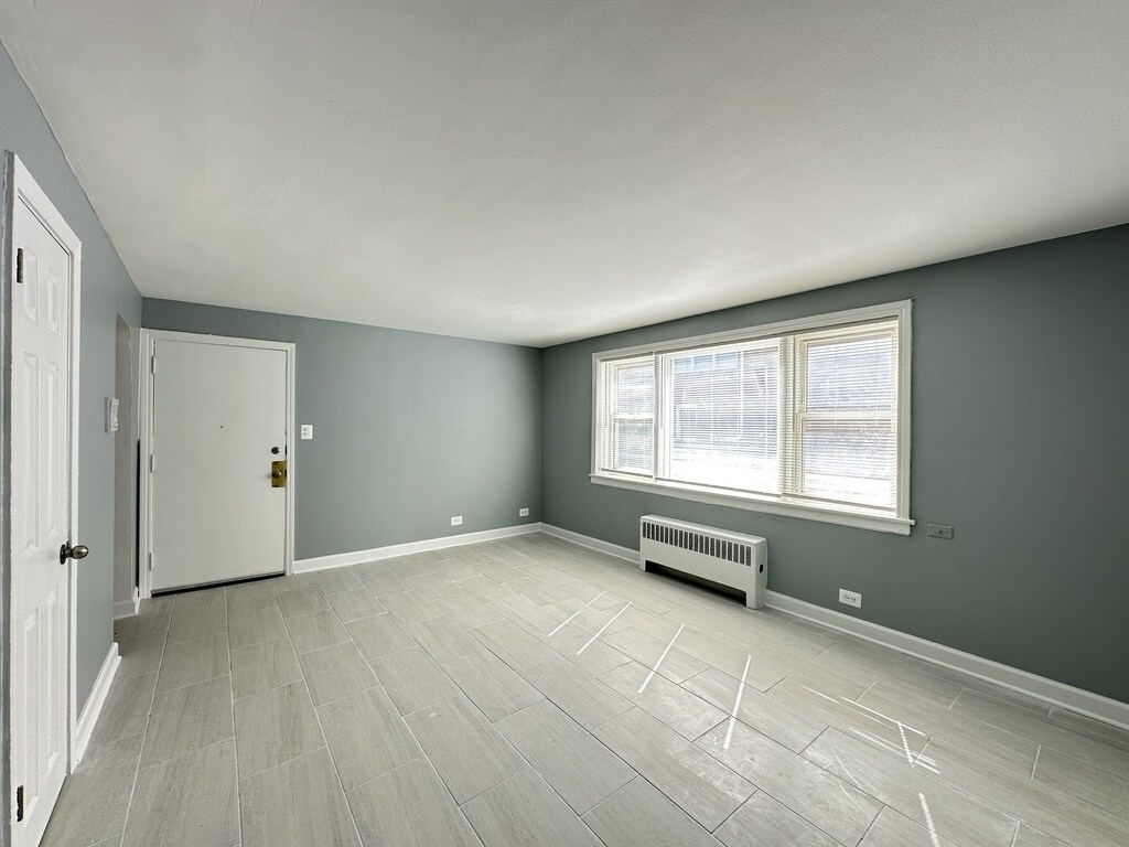 Building Photo - 6721 N California Ave