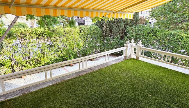 Building Photo - Stunning 3 Bedrooms, 2 Baths Valley Village home with detached, private Recording Studio