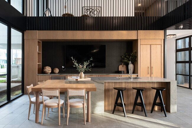 Building Photo - 5820 1/2 Cameron Road-SI FL4-ID1303396P