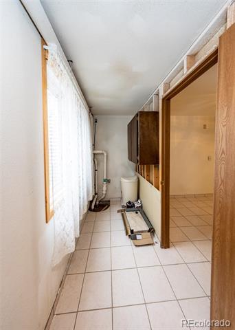 Building Photo - 838 Daffodil St