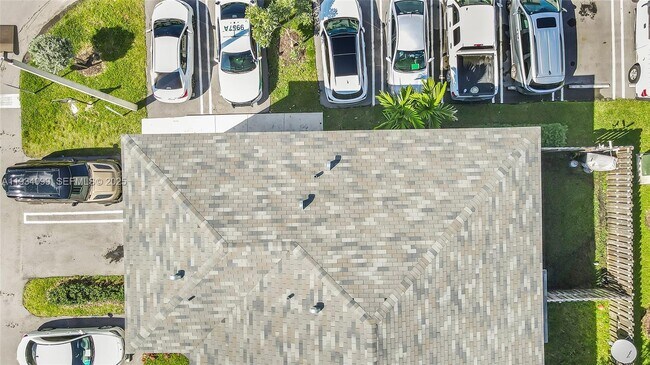 Building Photo - 1270 NW 3rd Ln