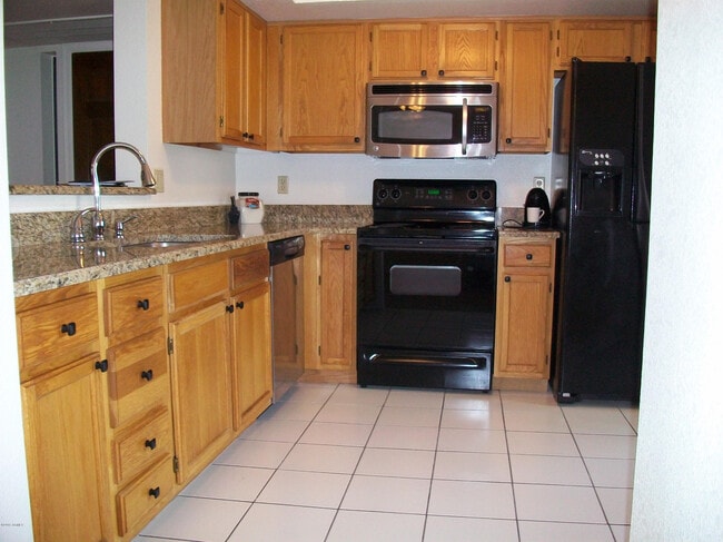 Building Photo - 9445 N 94th Pl