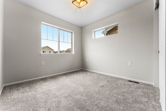 Building Photo - Charming 3-Bedroom Home in Thornton with Spacious Layout and Modern Amenities!