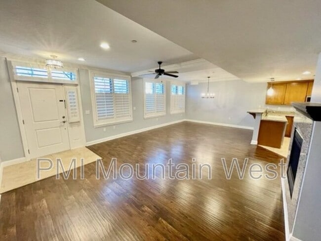 Building Photo - 88 S 900 E