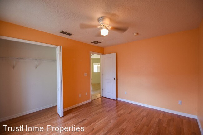 Building Photo - 3 br, 2 bath House - 10438 Vista Pine Loop