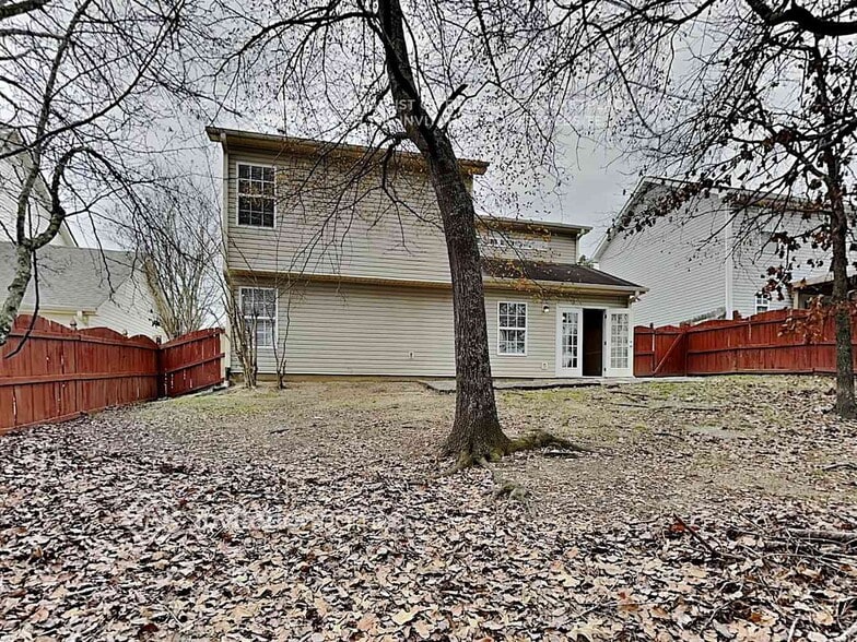 Building Photo - 325 Providence Rd