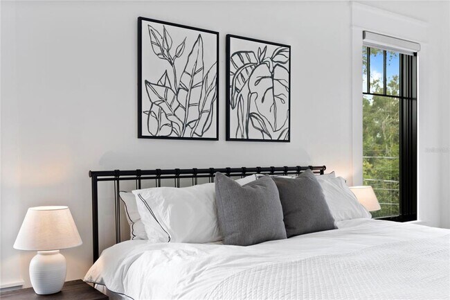 Building Photo - 319 W Frances Ave