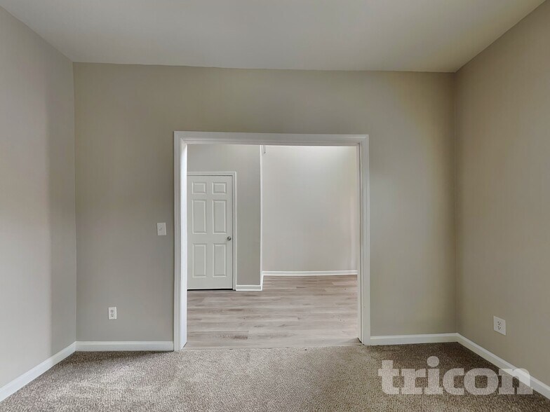 Building Photo - 824 Tibwin Pl SE