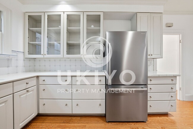 Building Photo - 860 Portal Ave