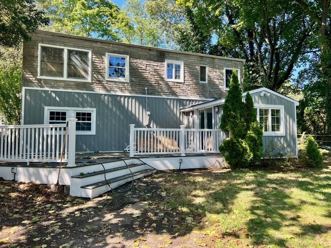 Building Photo - 22 Bayberry Ln