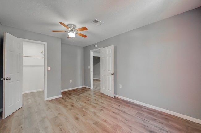 Building Photo - 6823 Goforth St