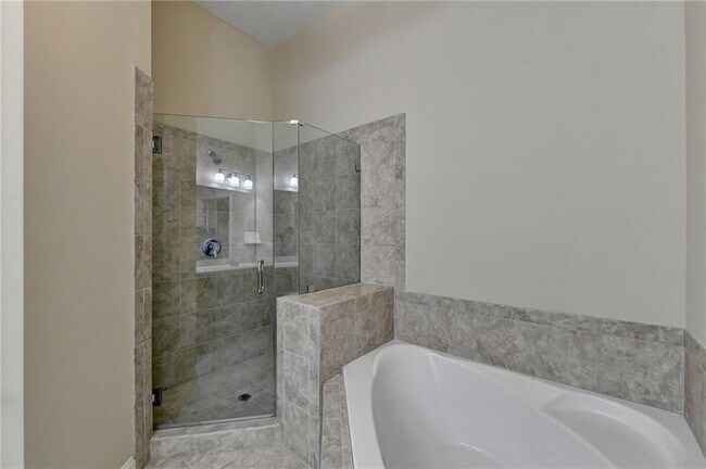 Building Photo - 2405 Tenor Ln