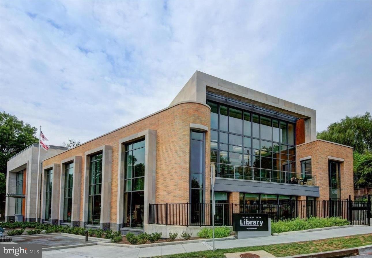 Building Photo - 2711 Ordway St NW
