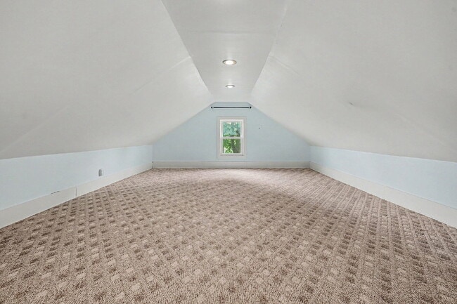Building Photo - Updated farmhouse with privacy and views