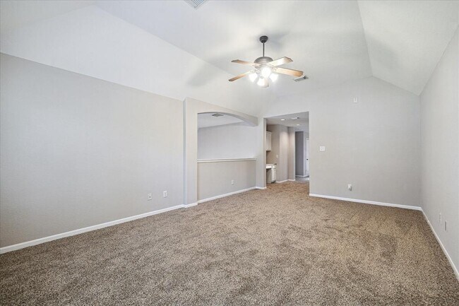 Building Photo - 4422 Roundtree Ln