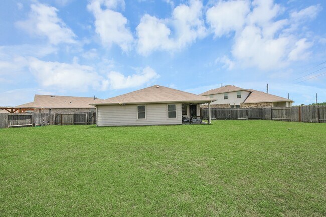Building Photo - 22939 San Giorgio Ct