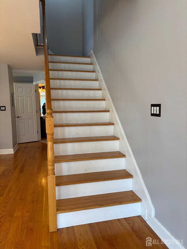 Building Photo - 112 N Broadway