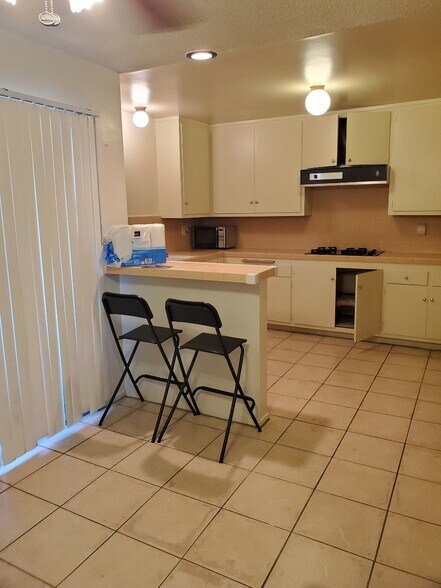 Kitchen - 7000 S La Cienega Blvd