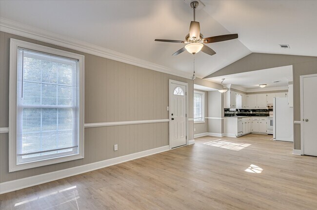 Building Photo - 238 Cavalier Dr