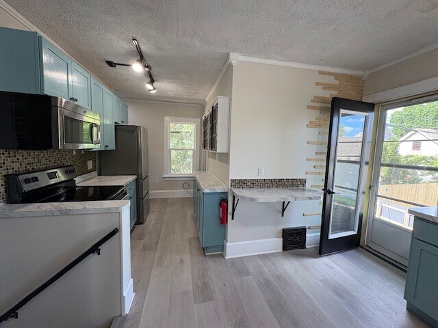 Kitchen - 219 S 4th St