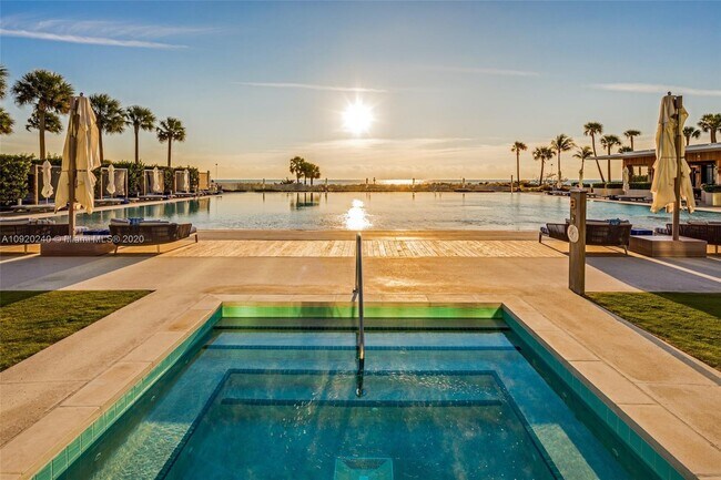 Building Photo - 360 Ocean Dr