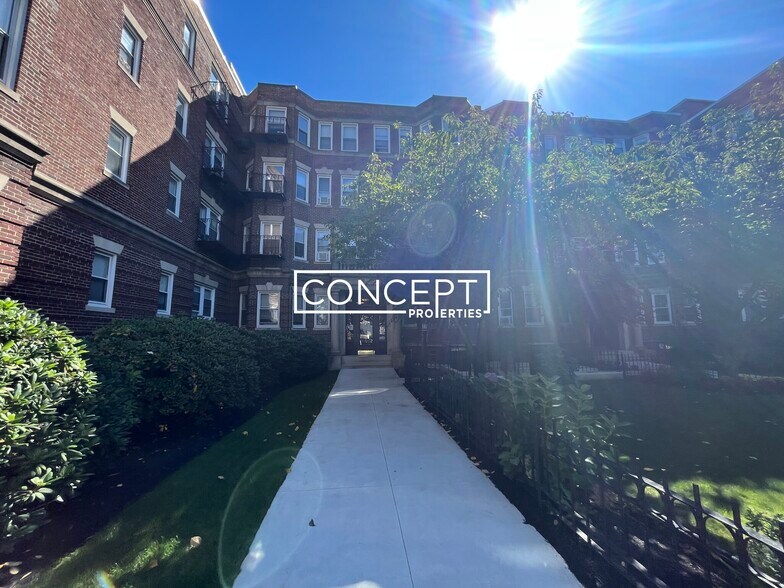 Building Photo - 100 Queensberry St