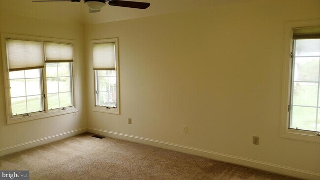Building Photo - 14 Hayworth Cir