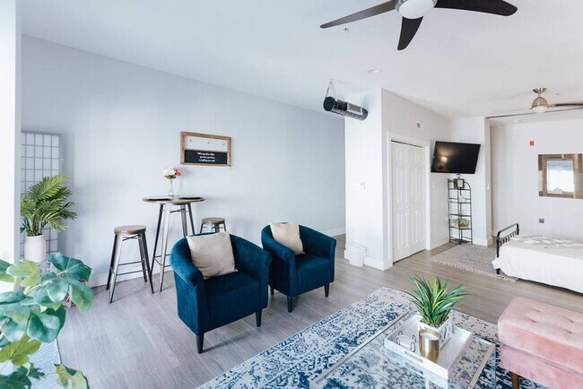 Building Photo - 202 E Main St