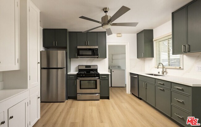 Building Photo - 5126 Windermere Ave