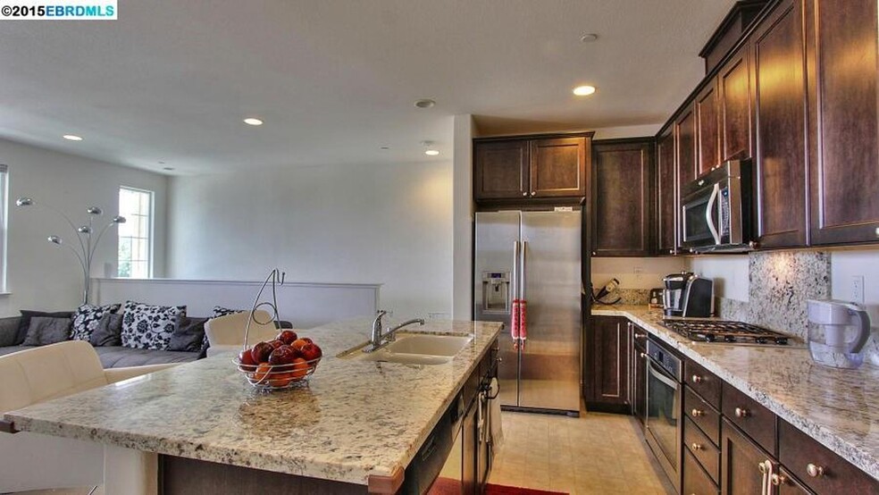 Building Photo - 636 Fan Tail Way