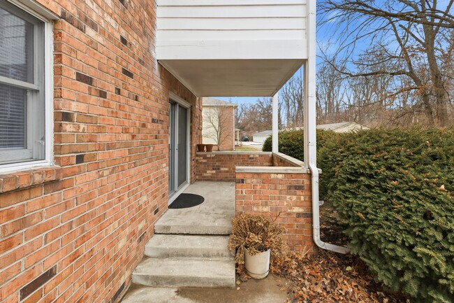 Building Photo - 4054 Stonehenge Dr