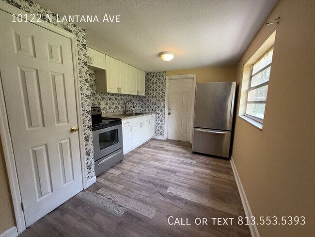 Building Photo - 10122 N Lantana Ave