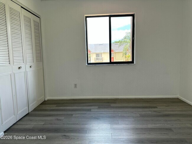 Building Photo - 2130 Forest Knoll Dr NE