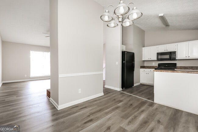 Building Photo - 8304 Beechwood Trce