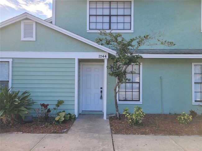 Building Photo - 1236 Dovehill Dr