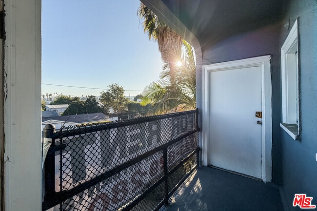 Building Photo - 3801 1/2 Mont Clair St