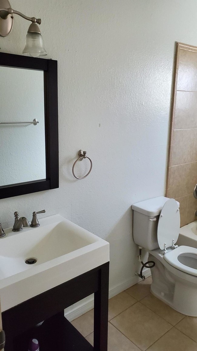 Building Photo - 3425 Hickman St